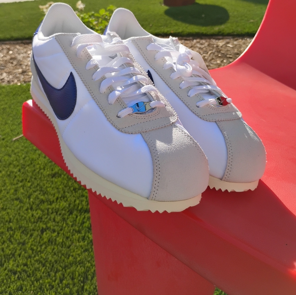 Nike Cortez Womens White Phantom Navy Blue With Cream Bottom Shoes Size 11